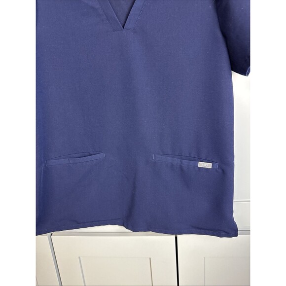 Figs Scrub Top Womens Medium Casma Three Pocket Technical Collection Navy Blue - Picture 2 of 7